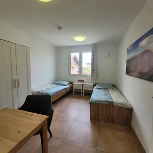 Chen, 2 Doppelzimmer , Ebk, Separater Balkon Apartment